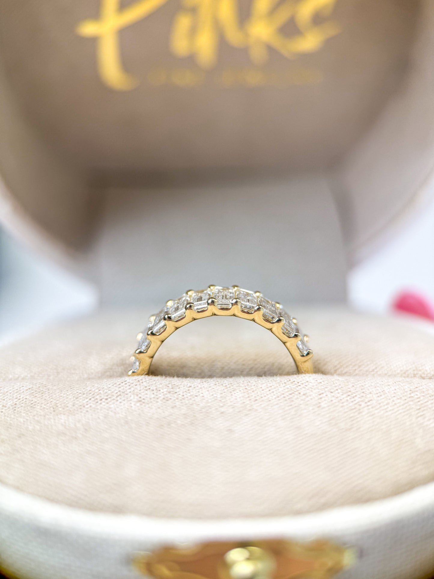 Lola Lo-Pro Half Eternity Band