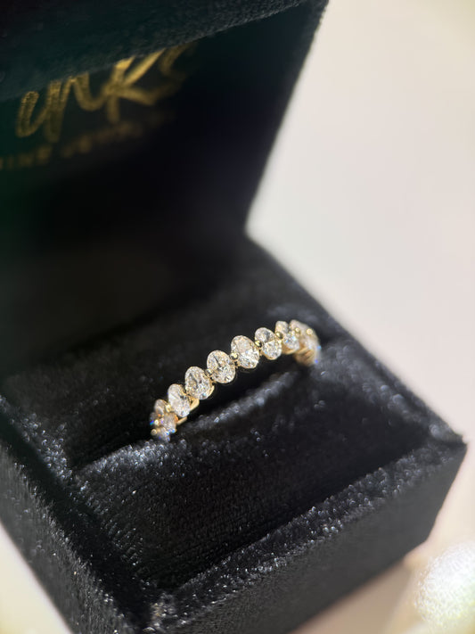 Emma Oval Diamond Band
