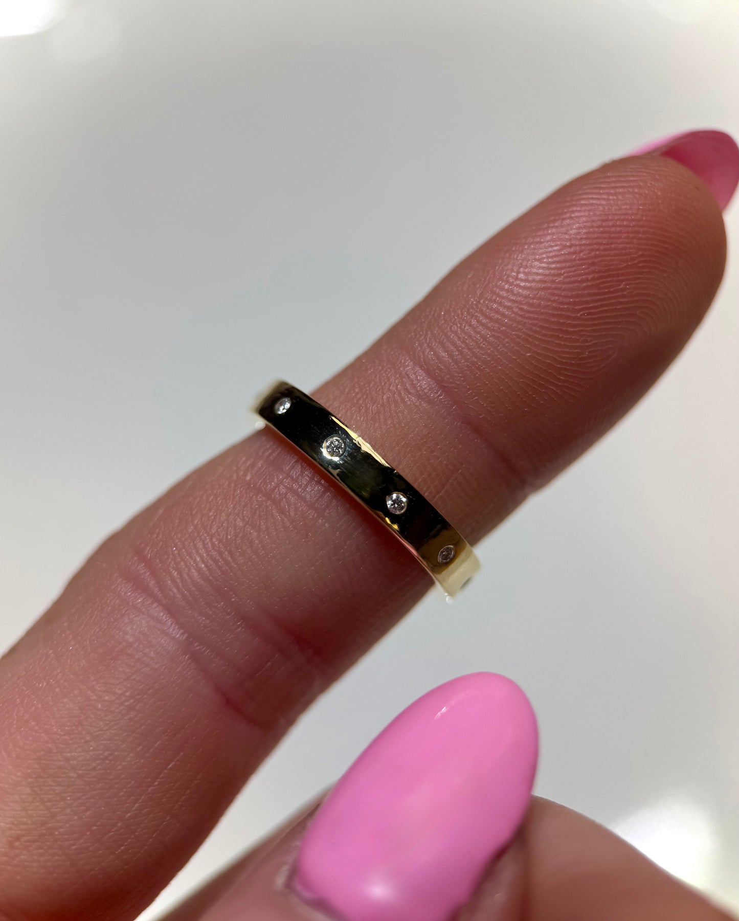 Modern Laurtier Eternity Band